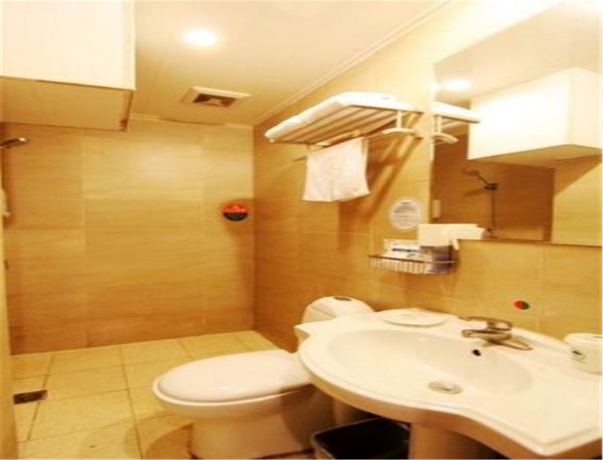 Greentree Inn Shandong Qingdao Railway Station Zhanqiao Yacht Wharf Express Exterior foto